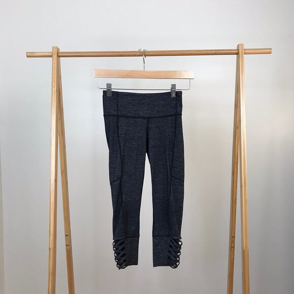 Athleta • Mind Over Mat Capri Leggings Grey - Picture 1 of 8
